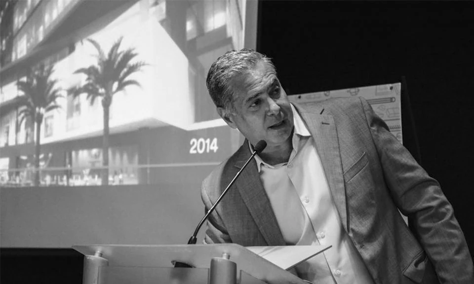 Conferencia en LA OCHO de la UANL